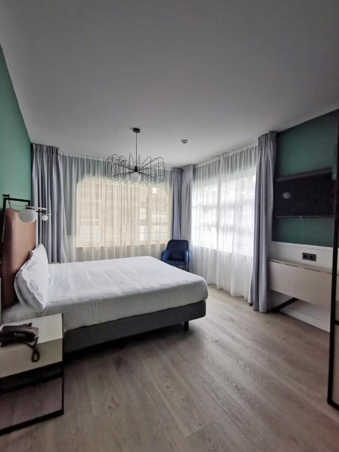 Hotel Don Rodrigo Palencia Buitenkant foto
