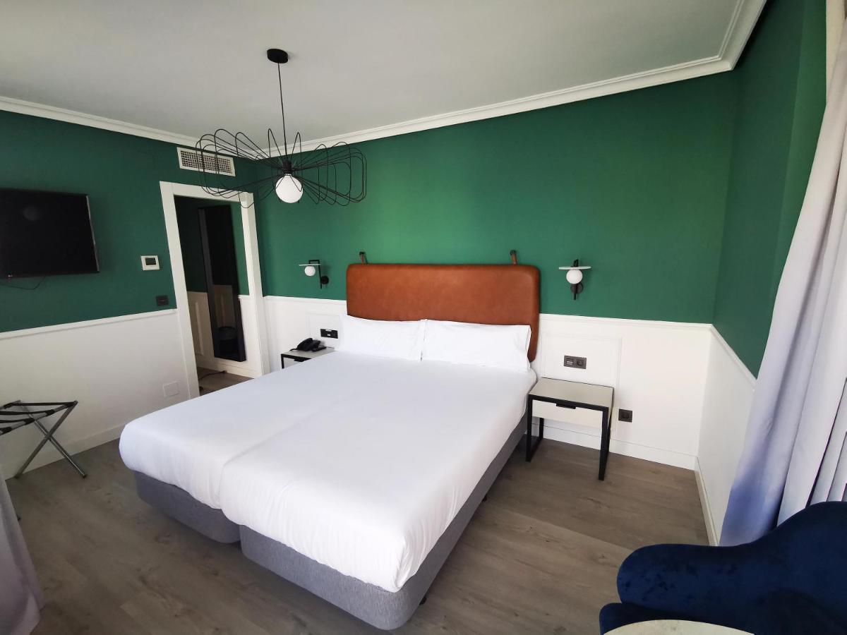 Hotel Don Rodrigo Palencia Buitenkant foto