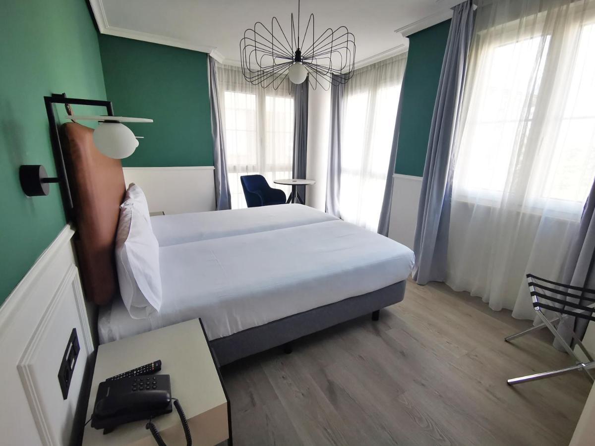Hotel Don Rodrigo Palencia Buitenkant foto