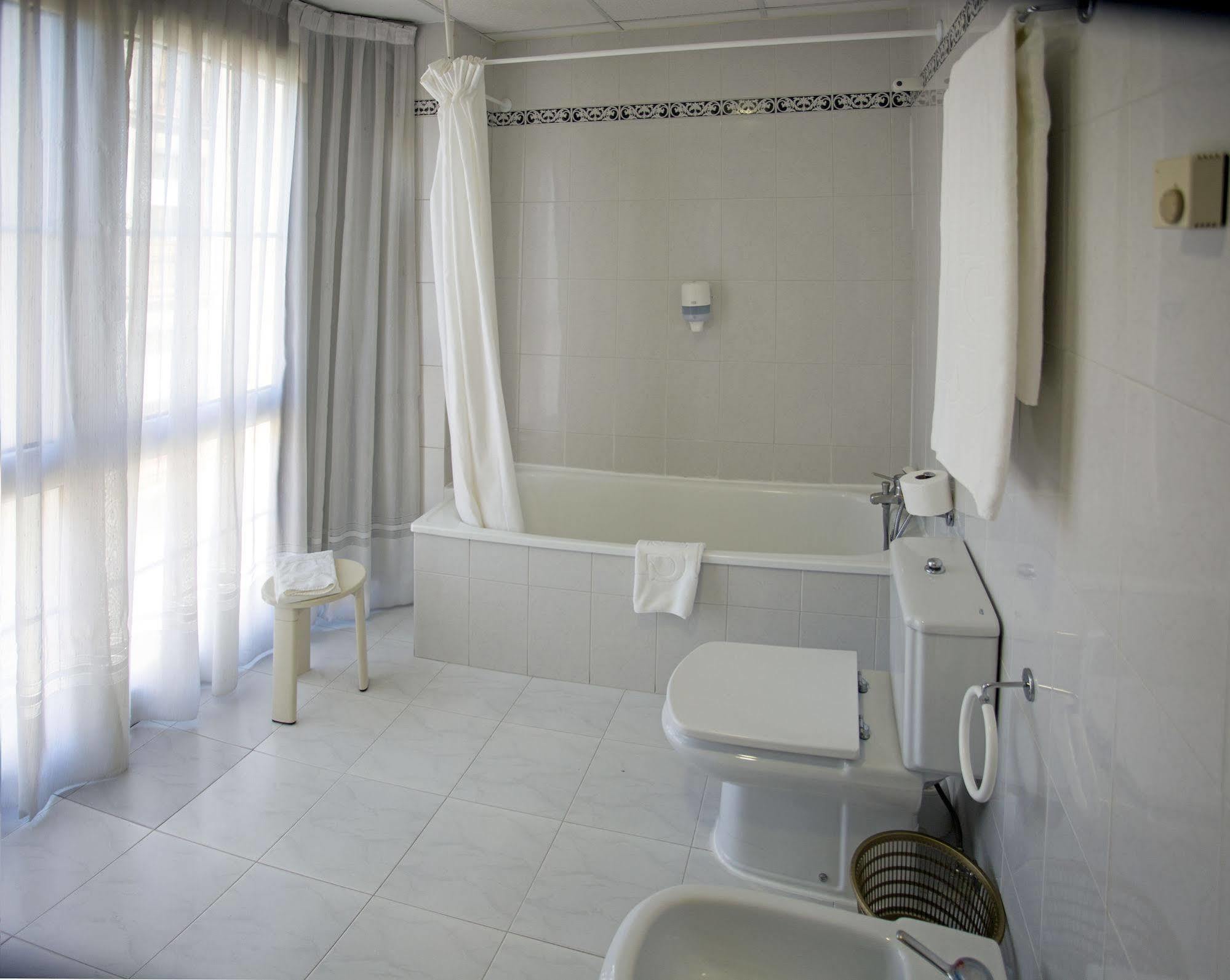 Hotel Don Rodrigo Palencia Buitenkant foto
