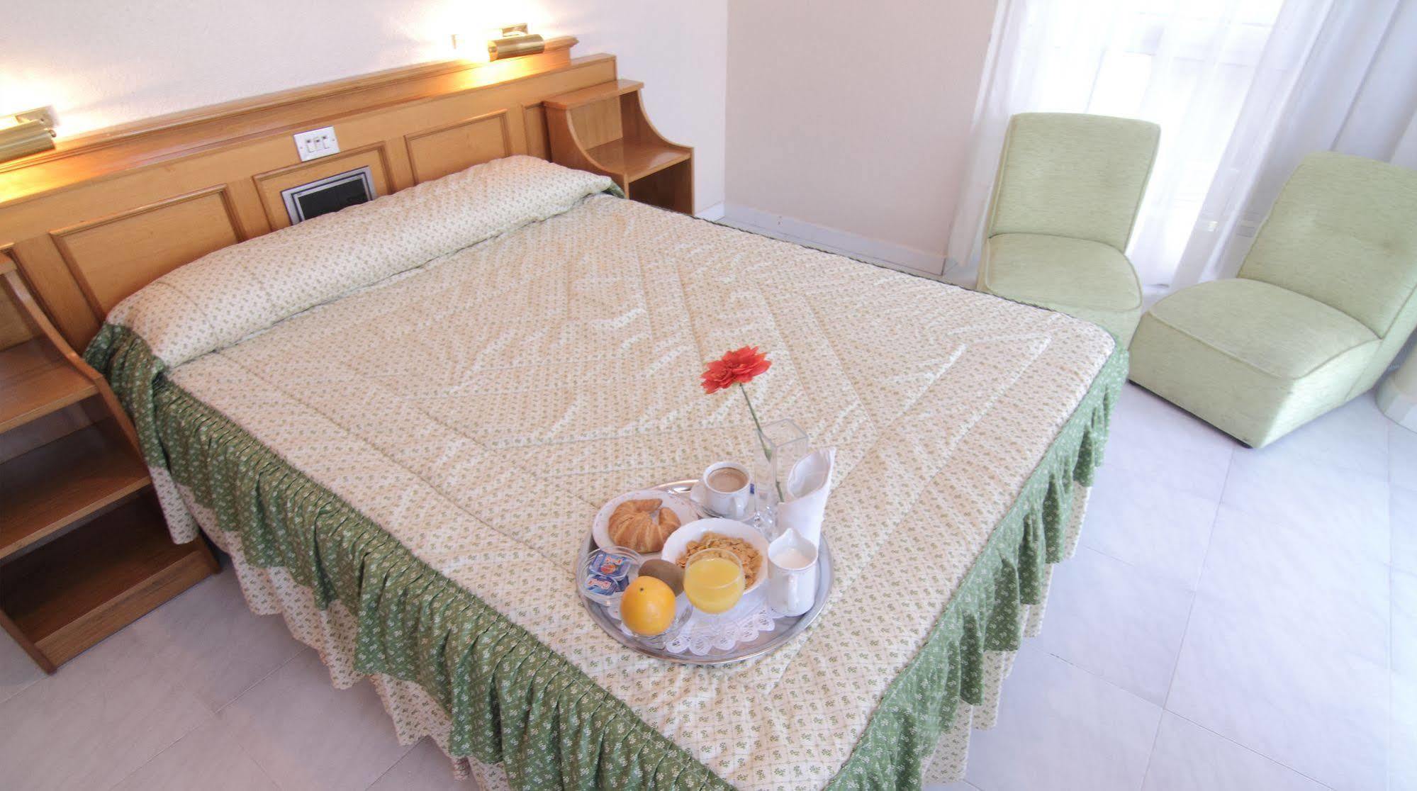 Hotel Don Rodrigo Palencia Buitenkant foto