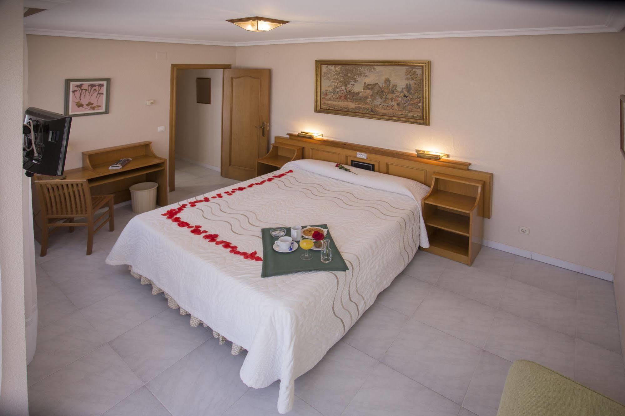 Hotel Don Rodrigo Palencia Buitenkant foto