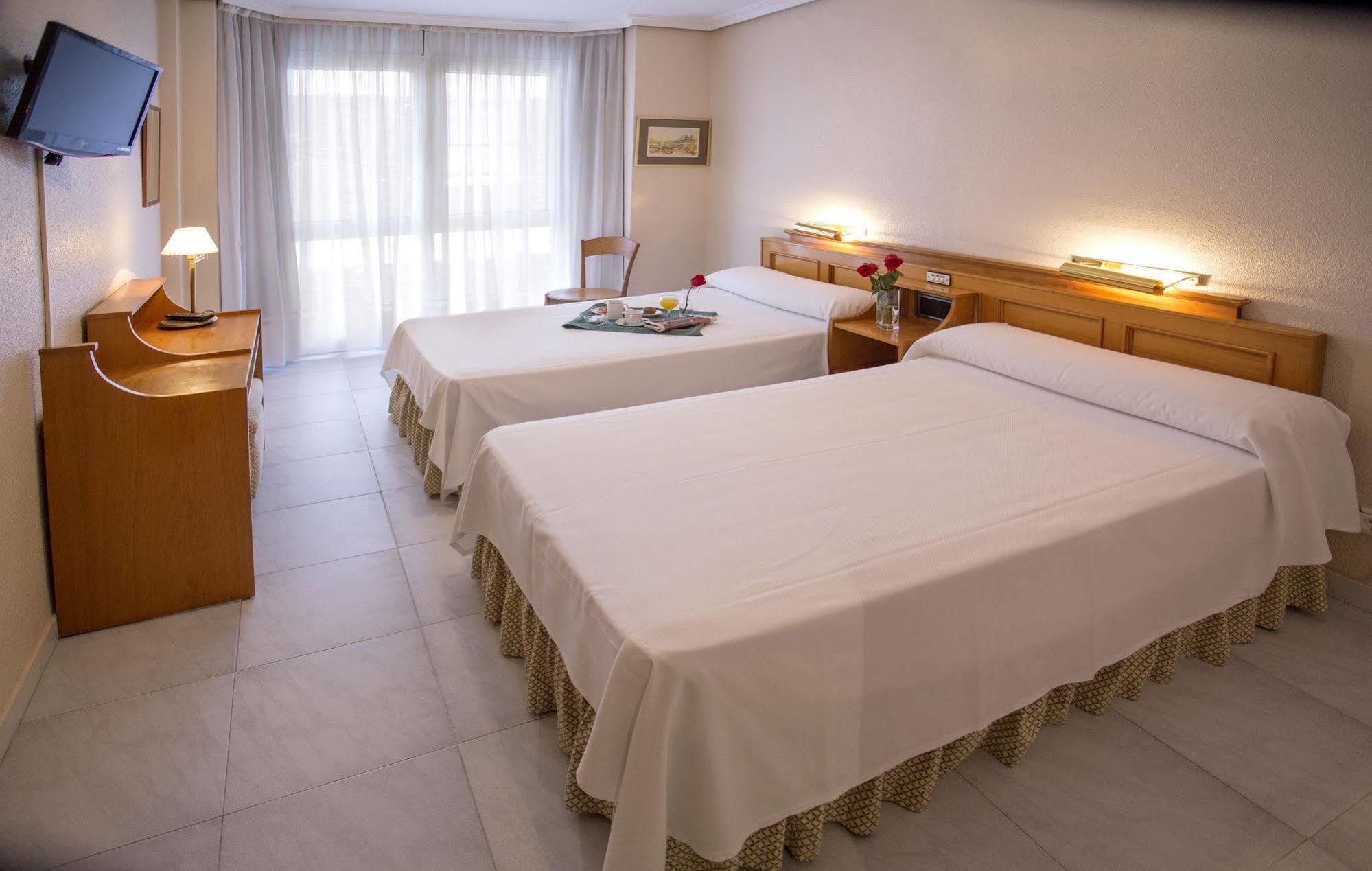 Hotel Don Rodrigo Palencia Buitenkant foto